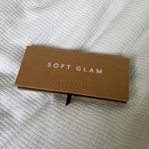 Naszradi’s Beverly Hills Soft Glam palette